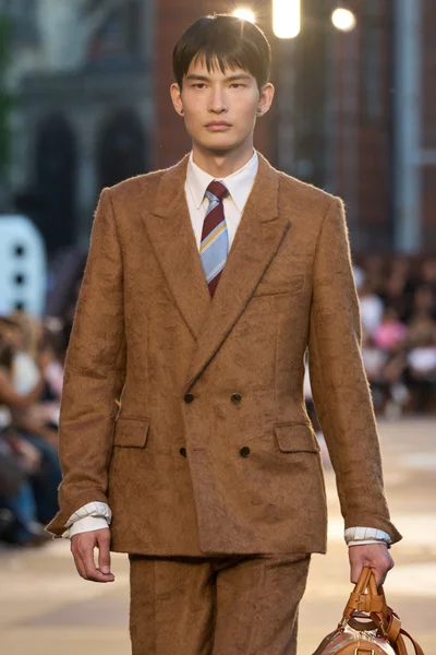 Look 114
